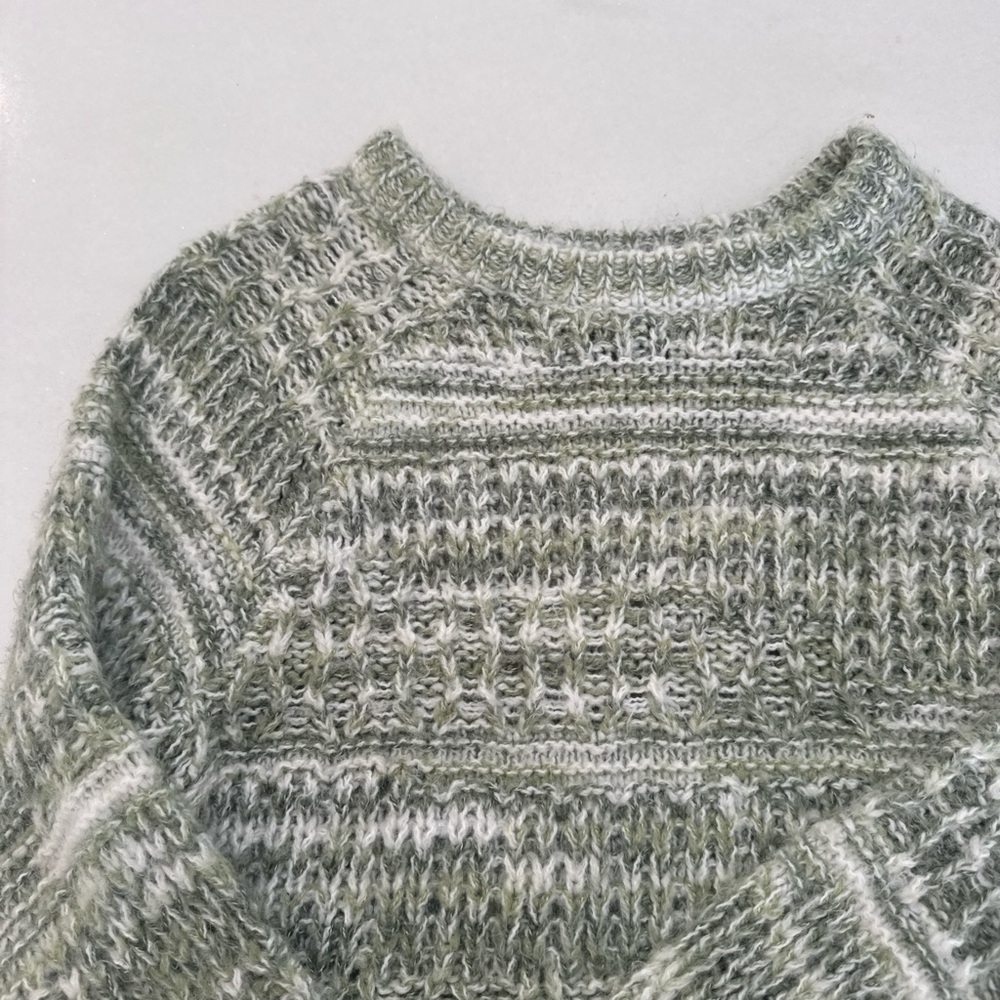 Universal Thread Sweater - Picture 3 of 4
